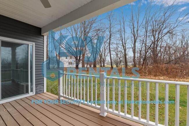 Building Photo - 1352 Creeks Edge Dr