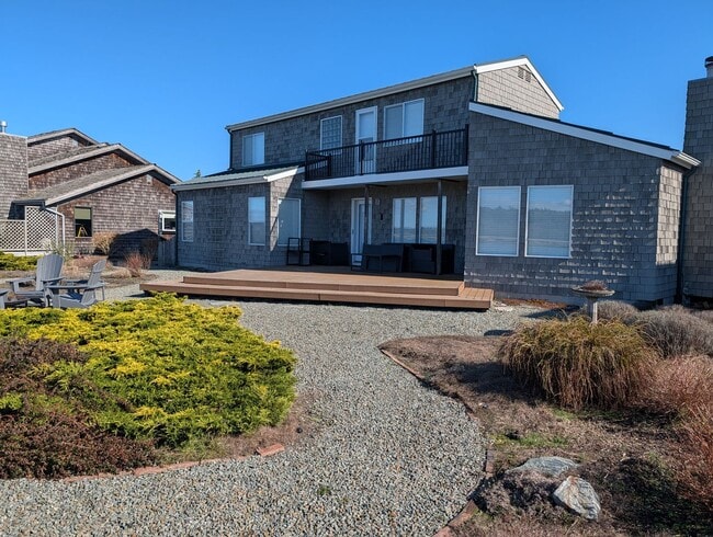 Building Photo - 14864 Channel Dr