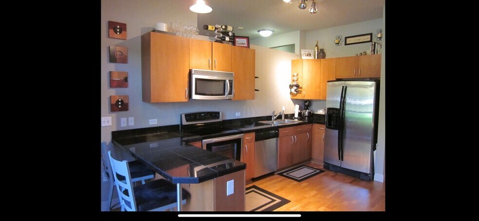 Building Photo - 5401 S Park Terrace Ave