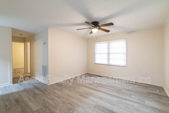 Building Photo - 219 Highland Ave