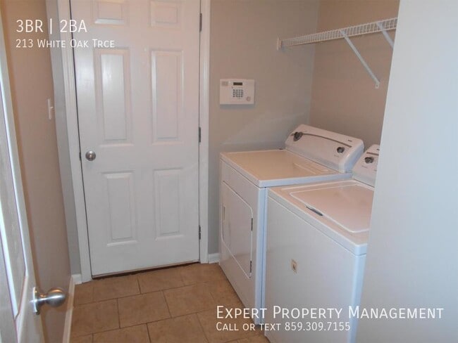 Building Photo - 213 White Oak Ter