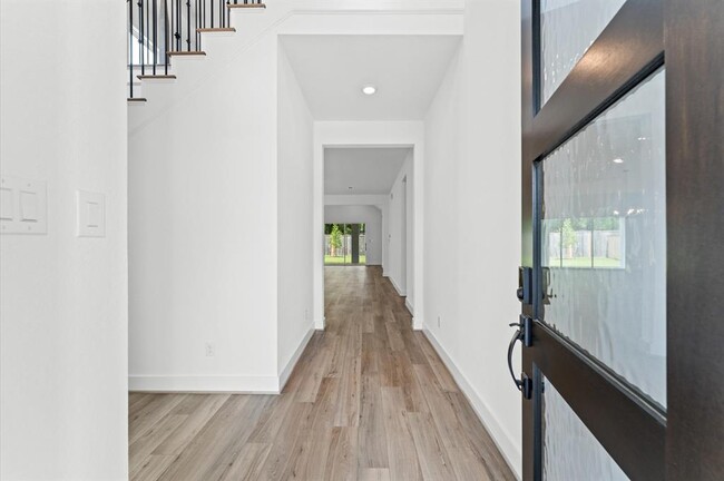 Building Photo - 8218 Sherman Pk Trl