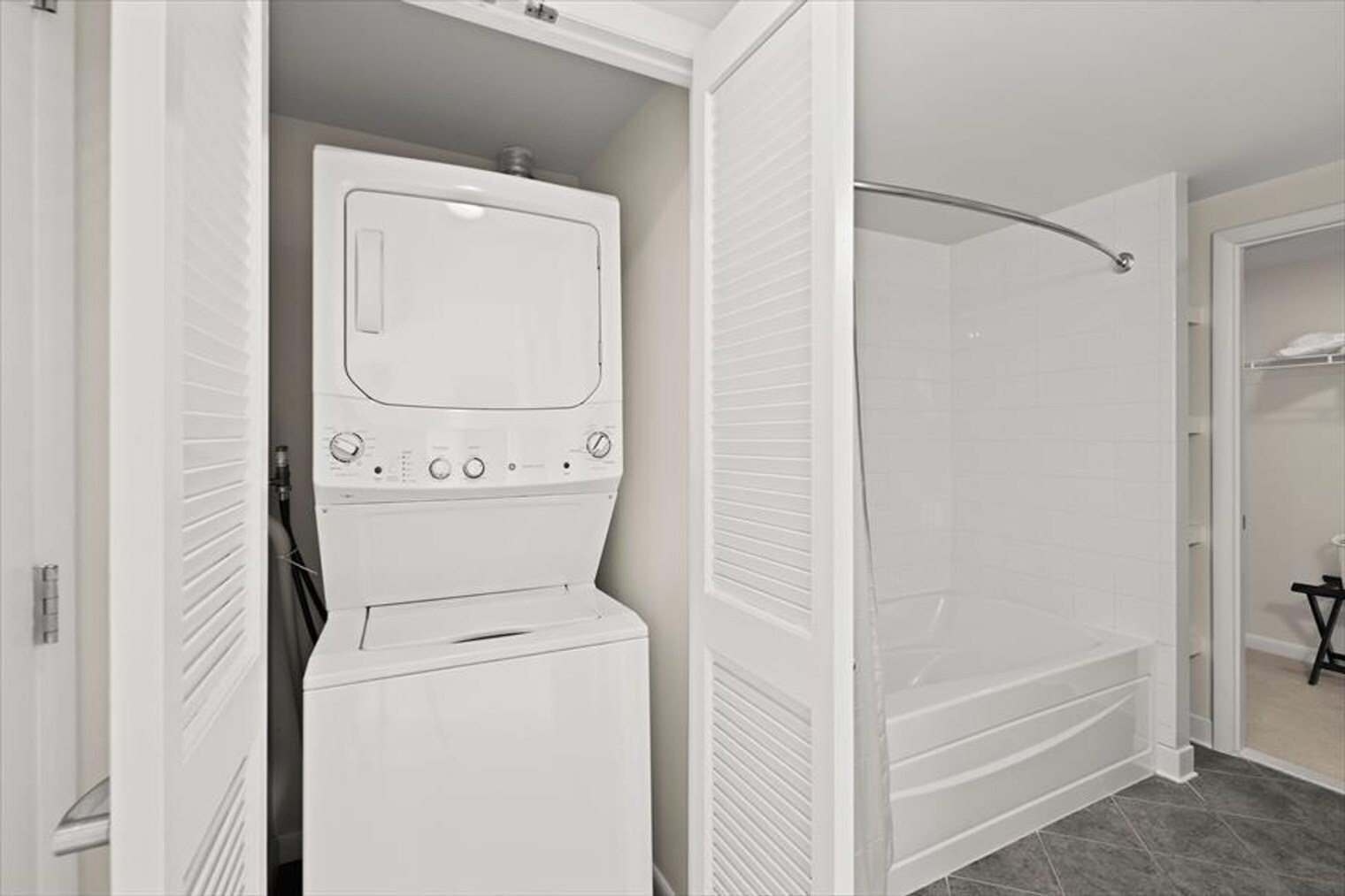 Building Photo - 1405 S Fern St