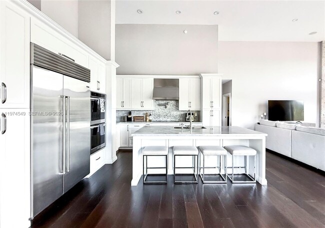 Building Photo - 400 Alexandra Cir