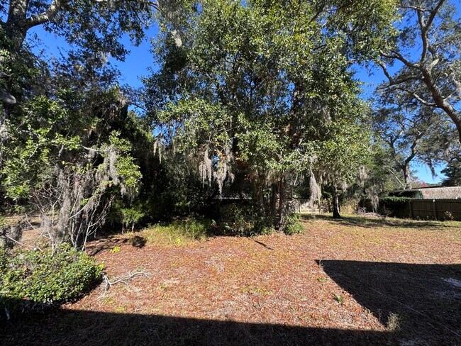 Building Photo - 6868 E Bay Blvd