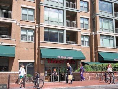 Building Photo - 2555 Pennsylvania Ave NW