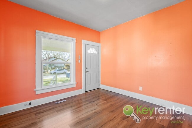 Building Photo - N Jefferson Duplex