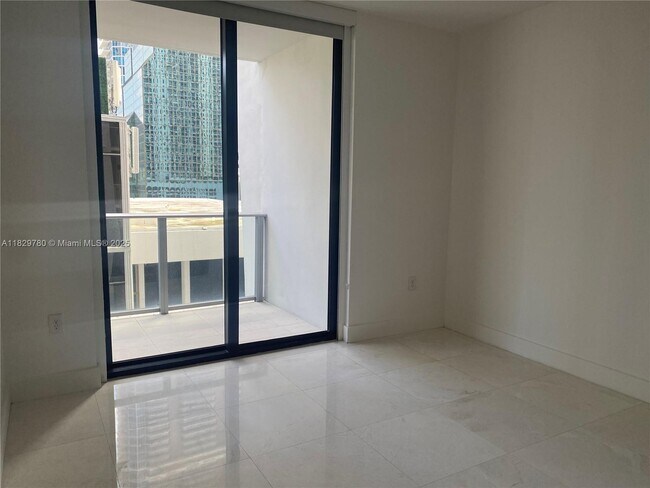 Building Photo - 1010 Brickell Ave