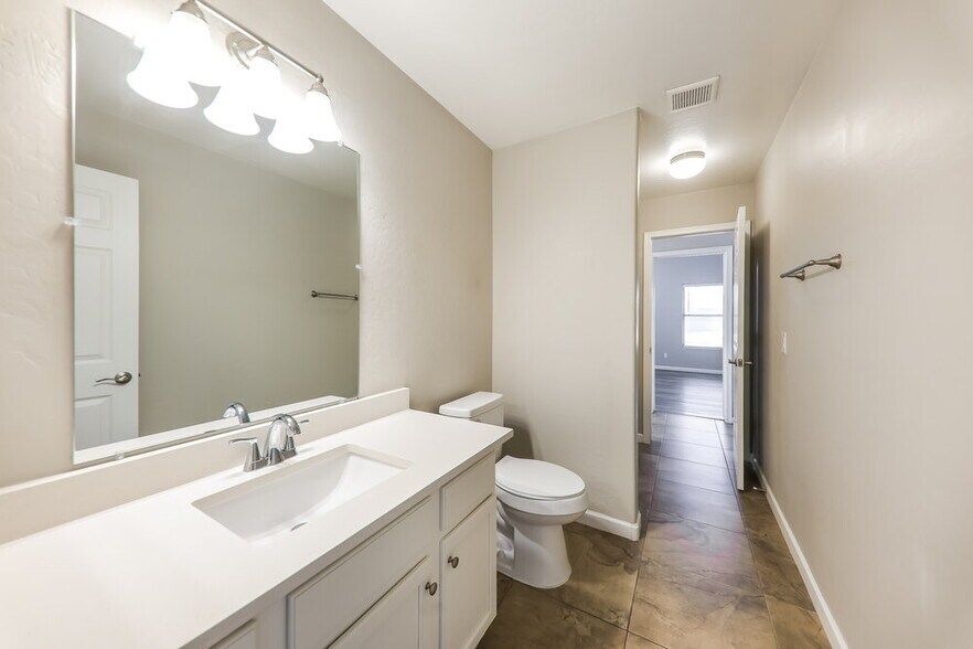 Building Photo - 3876 S Shiloh Way