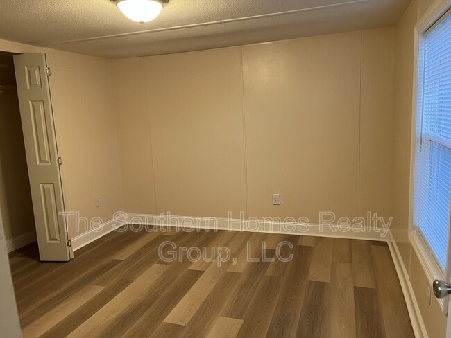 Building Photo - 214 Co Rd 781