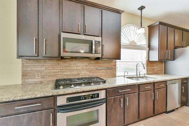 Building Photo - 5803 Song Ridge Ct