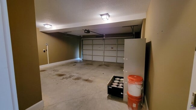 Building Photo - 105 Fortune Way