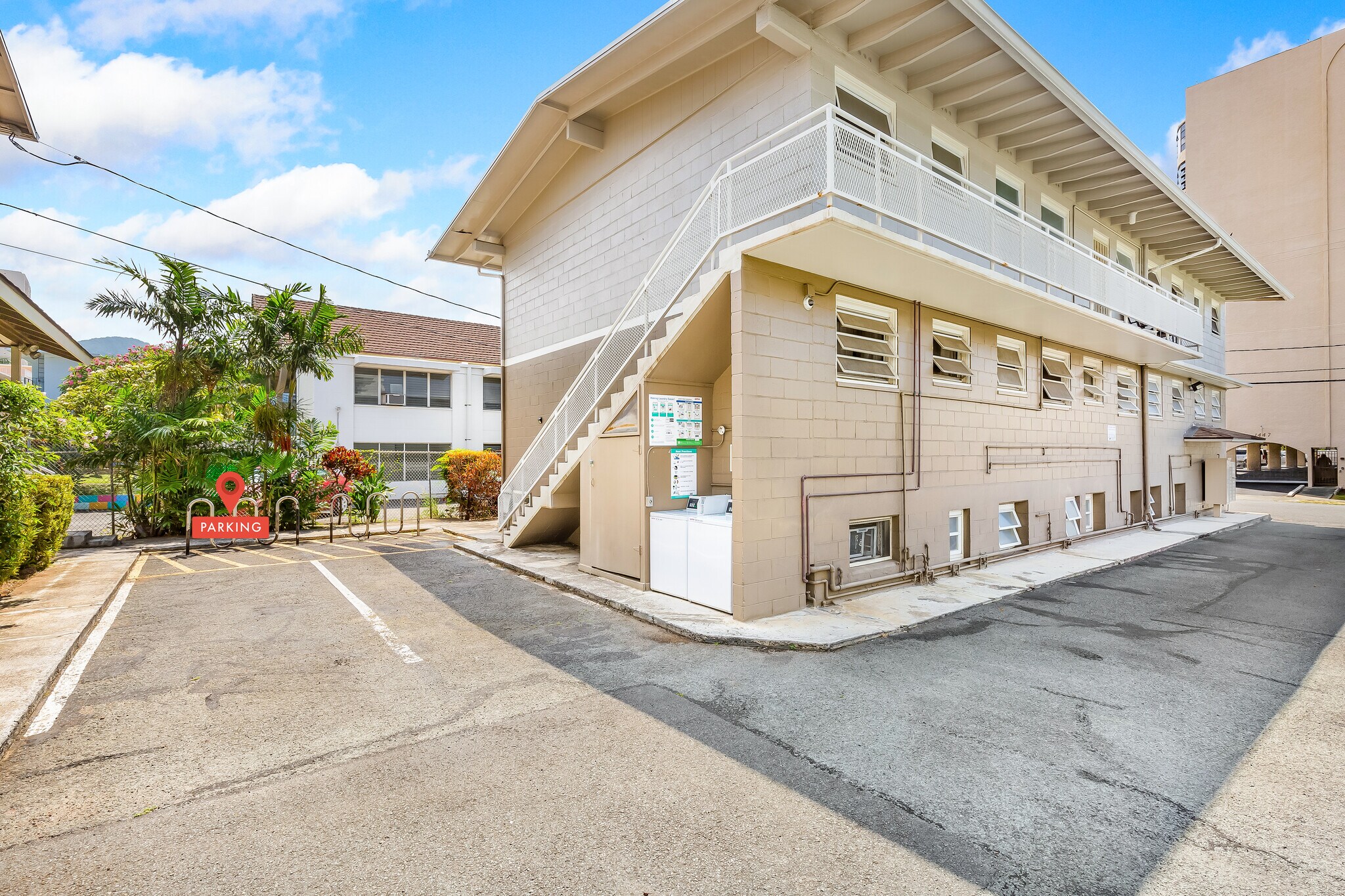 Building Photo - 1508 Kewalo St