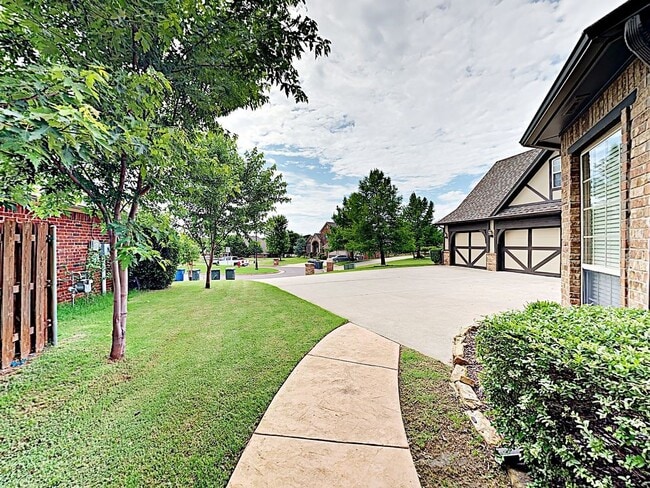 Building Photo - Beautiful East Edmond home in Belmont Farms.