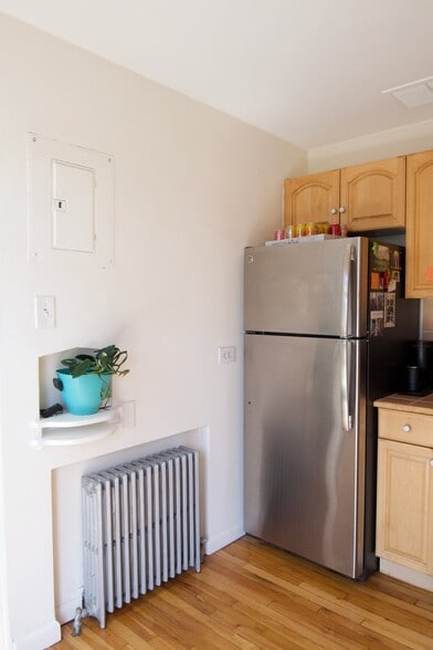 Building Photo - 1600 Winona Ct