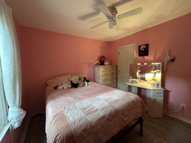 Building Photo - For Rent: Charming 4-Bedroom Colonial in C...