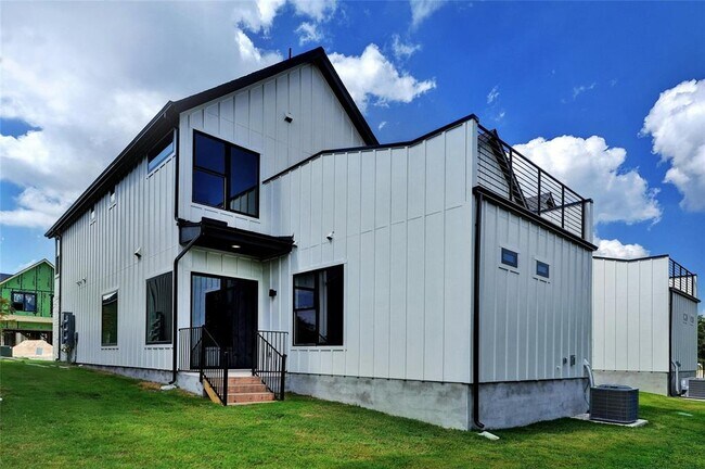 Building Photo - 590 Old Ml Rd