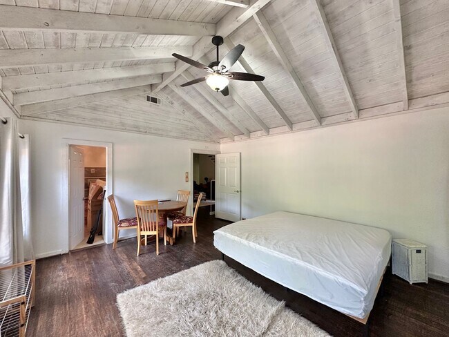 Building Photo - Tour Today! Spacious Country Retreat on 6+...
