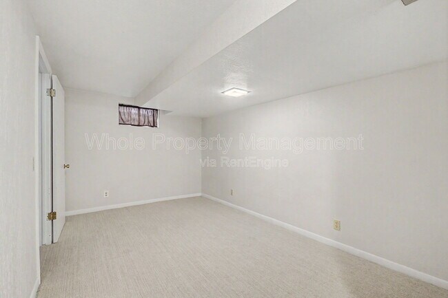 Building Photo - 8911 Field St
