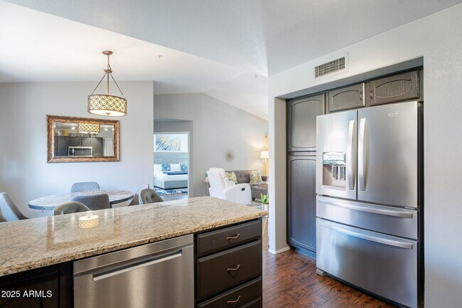 Building Photo - 8846 E Windrose Dr