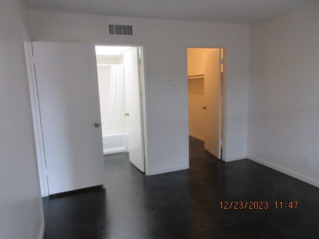 Building Photo - 198 W Mariposa St