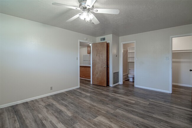 Building Photo - 120 McAdams Ln