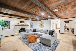 Building Photo - 408 Lacy Ln