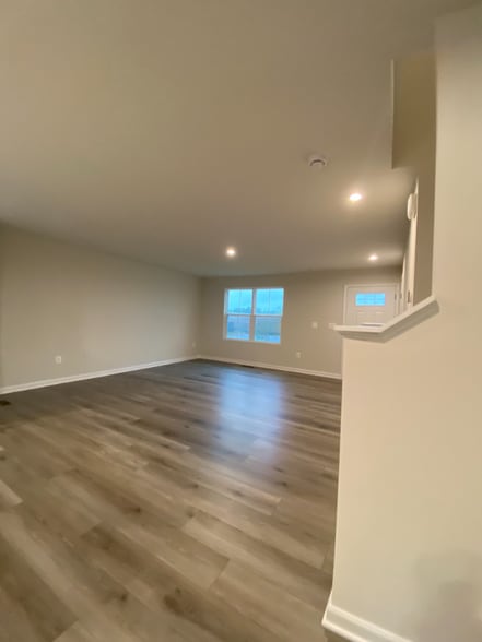 Building Photo - 247 Laurel Pk Dr