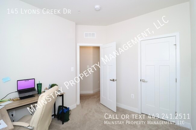 Building Photo - 145 Lyons Crk Dr