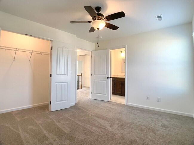 Building Photo - 987 E Creek Coyote Trl