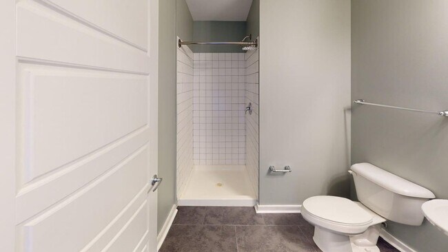 Building Photo - 3867 Lafayette Ave