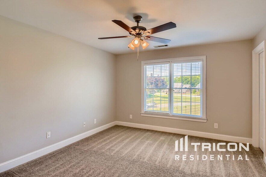 Building Photo - 609 Kristen Ct