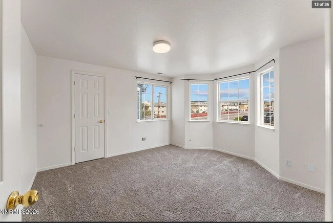 Building Photo - 3907 Village Dr