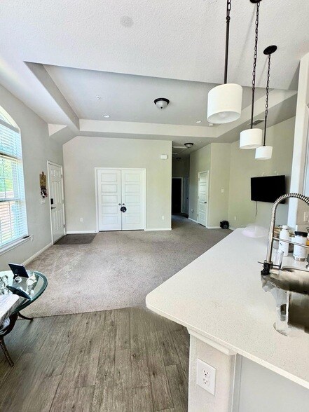 Building Photo - 7305 Conway Dr