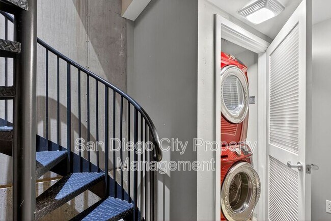 Building Photo - 1025 Island Ave