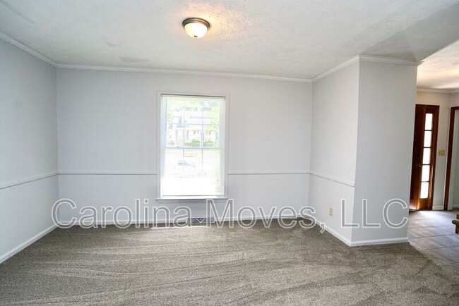 Building Photo - 204 Overcreek Rd