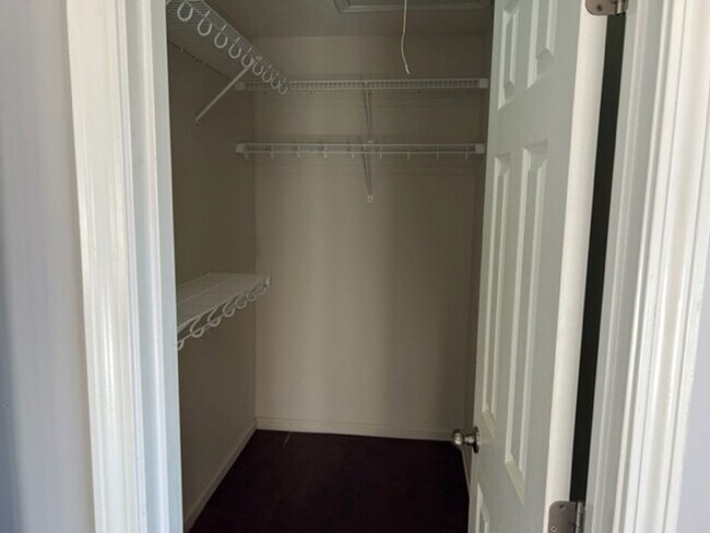 Building Photo - Cozy 3 Bed 2 Bath House! Available August ...
