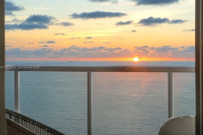 Building Photo - 17121 Collins Ave