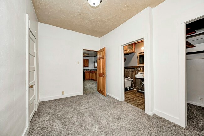 Building Photo - 3734 Forest Terrace