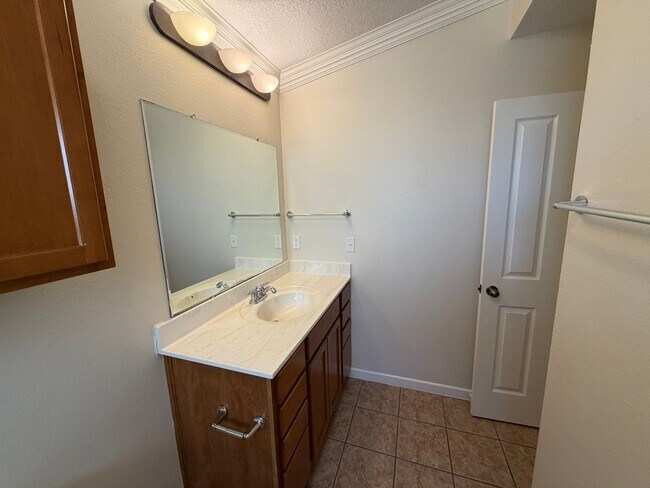 Building Photo - 3 Bedroom Single Story Home Available Near McMahon Blvd NW & Kayenta St NW!
