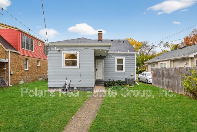 Building Photo - 4905 Norwaldo Ave