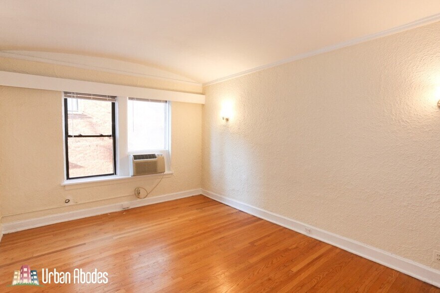 Building Photo - 539 W Arlington Pl