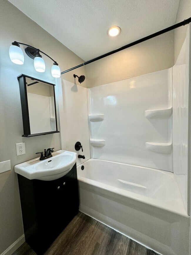 Building Photo - Charming  2-bedroom, 1-bathroom Storybook Cottage Awaits!