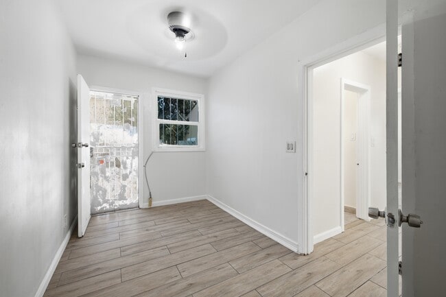 Building Photo - 612 E 87th St