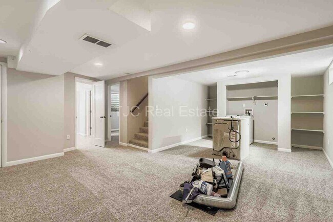 Building Photo - 3130 St Paul St