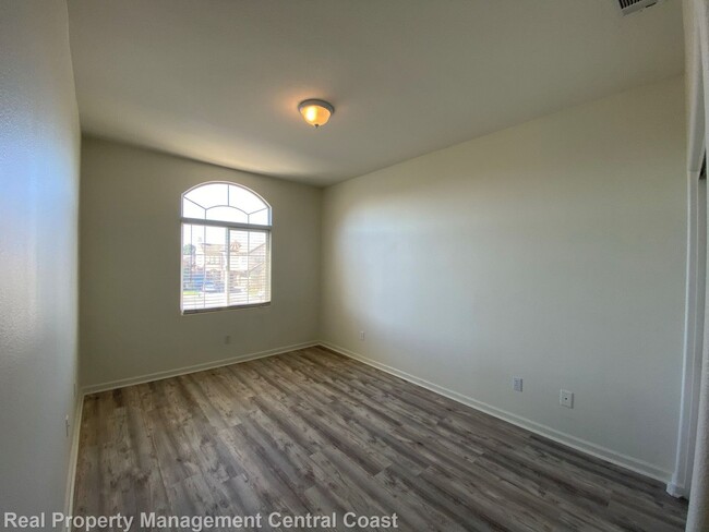 Building Photo - AVAILABLE NOW - Executive Style Santa Mari...