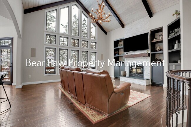 Building Photo - Stunning Home in the Ridge!!