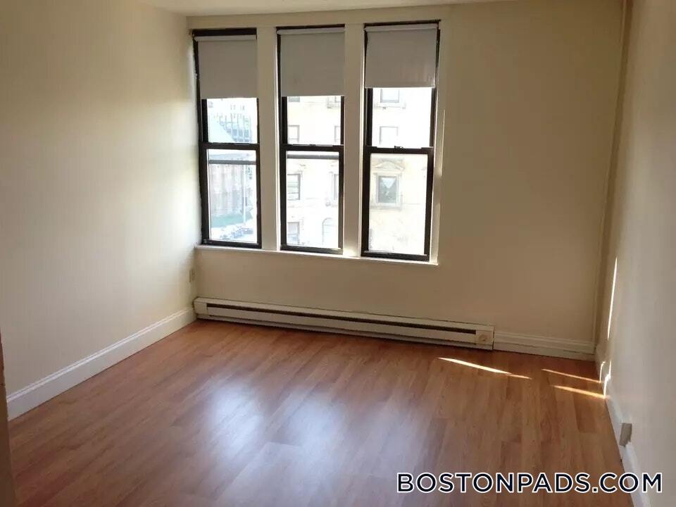 Building Photo - 1126 Boylston St