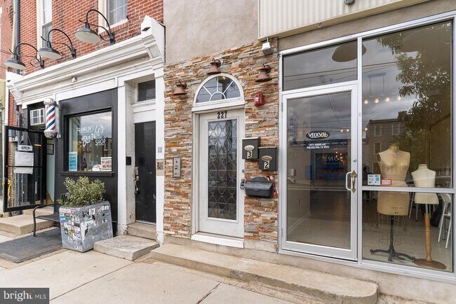 Building Photo - 227 E Girard Ave