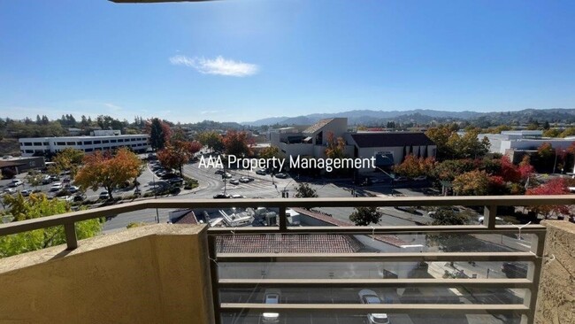 Building Photo - Downtown Walnut Creek! 3rd floor 2 master ...